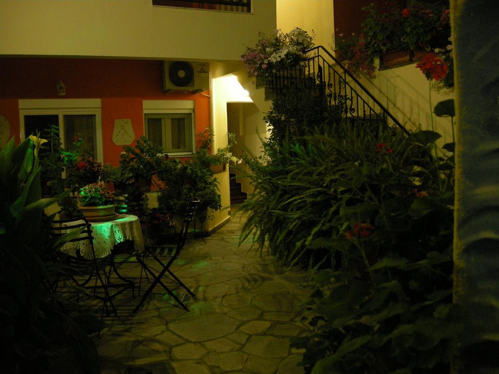 Ferienwohnung Muses Néos Marmarás Exterior foto