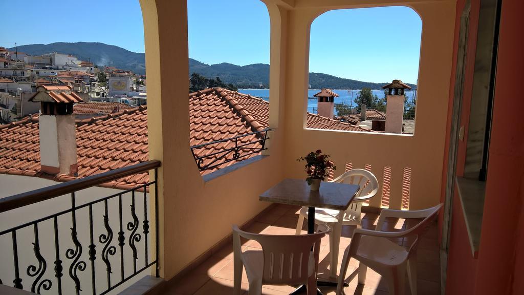 Ferienwohnung Muses Néos Marmarás Exterior foto